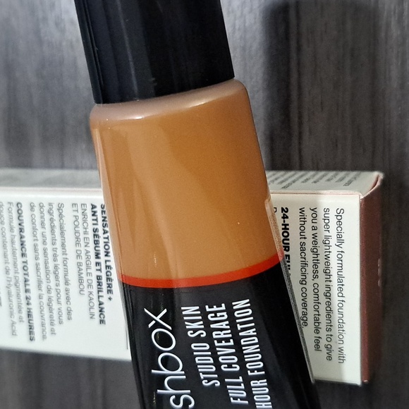 Studio Skin full Coverage 24 hour foundation - Picture 14 of 16